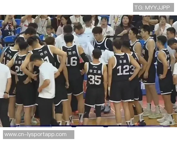 广东全运男篮热身赛大胜澳洲维多利亚焦泊乔与贺希宁双双贡献15分表现出色