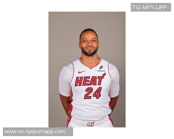 阿德巴约期待鲍威尔进化为全新得分机器展现个人魅力