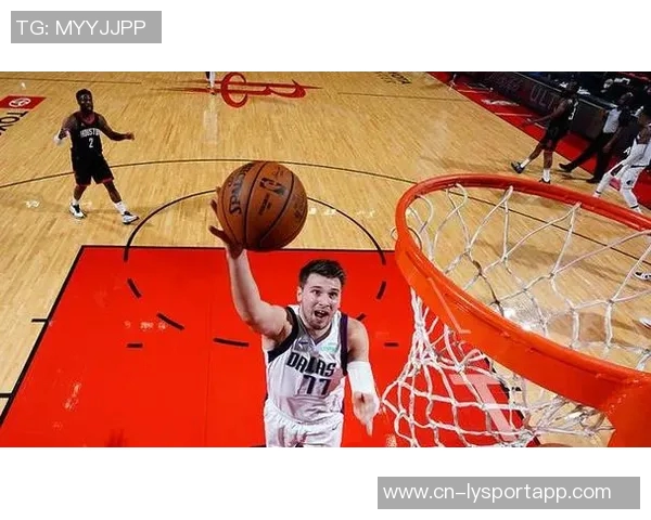 哈珀表现低迷全场仅得6分3助攻4失误半场命中率惨淡