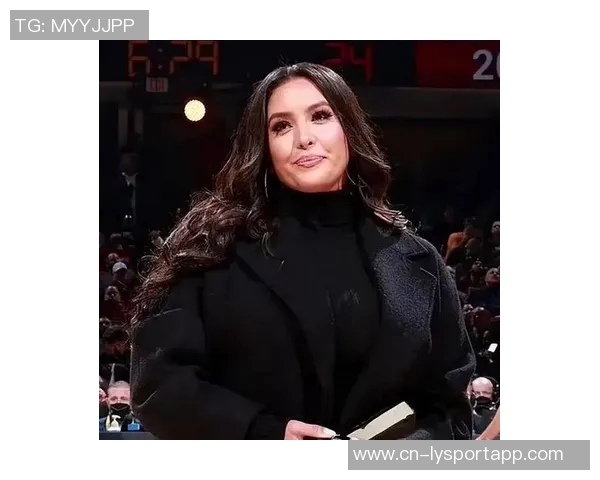 瓦妮莎分享美照闺蜜们鼓励我多拍照甜瓜前妻拉拉调侃我是你的闺蜜