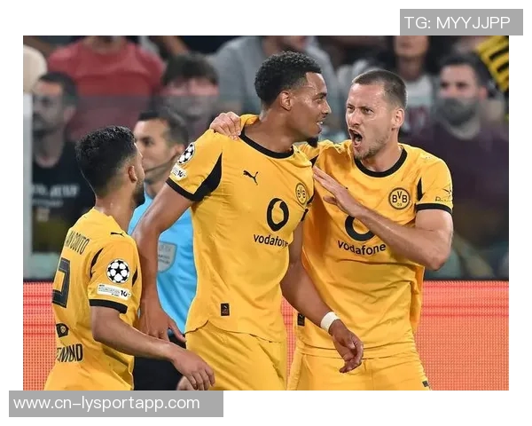 尤文图斯和多特蒙德关注拜仁18岁边锋利奇纳合同明夏到期情况