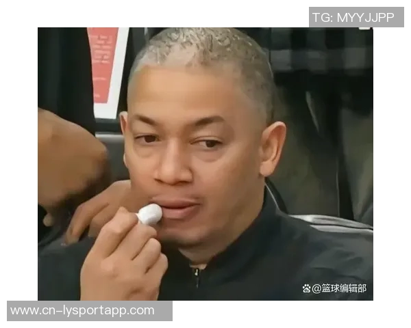 小莫呼吁卢执教应更积极转变角色不应忘记曾经的球员身份 小莫呼吁卢执教应更积极转变角色不应忘记曾经的球员身份